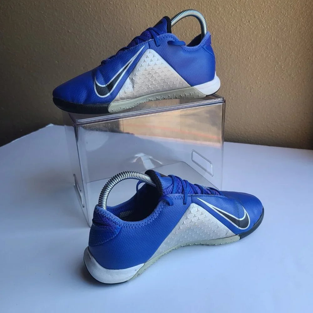Nike Junior Phantom Vision Academy IC indoor Soccer big kids Size 6Y